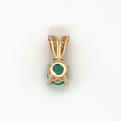 Round Emerald Pendant in 14-Karat Yellow Gold